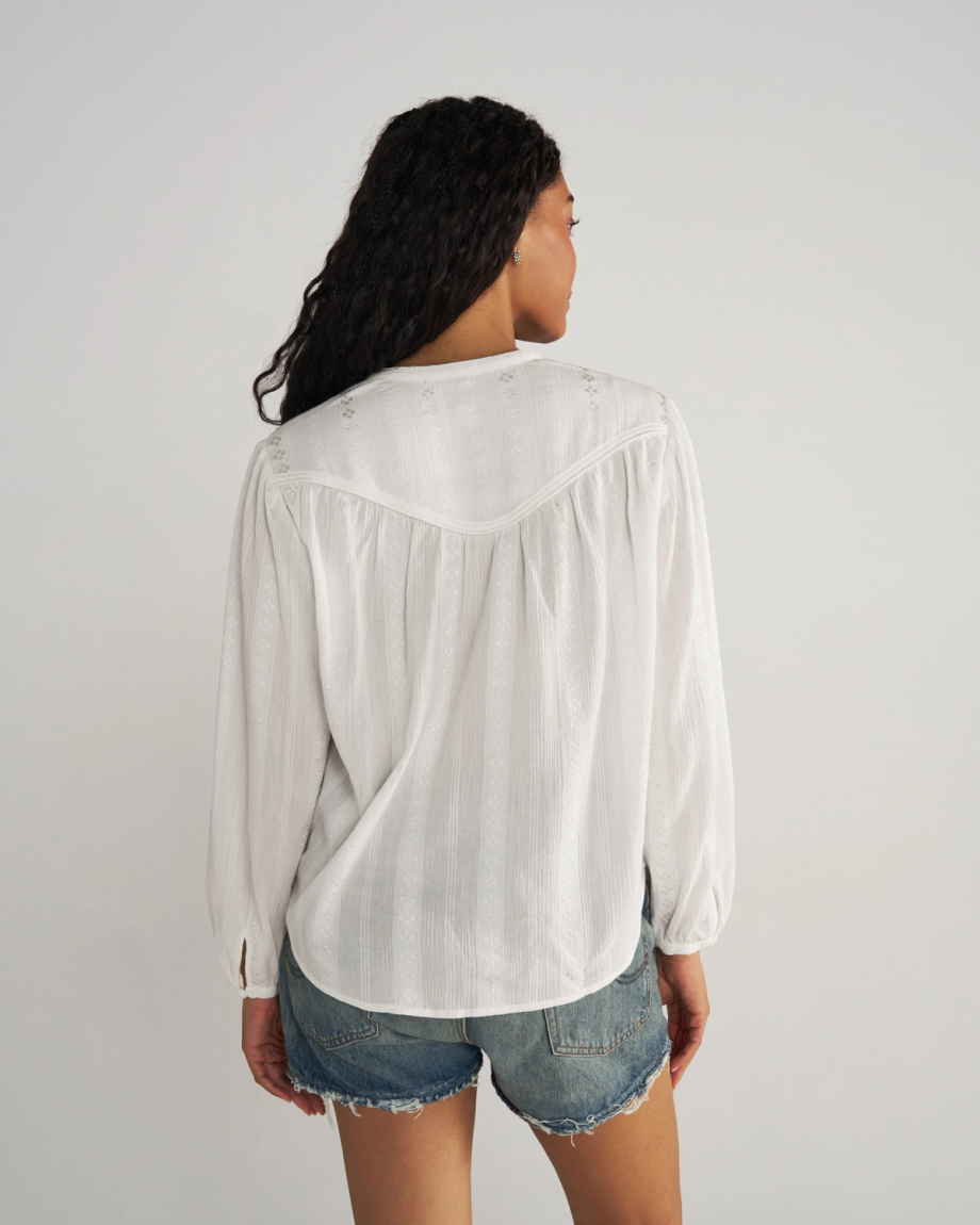 Alternative view of Women's Long Sleeve Woven Blouse